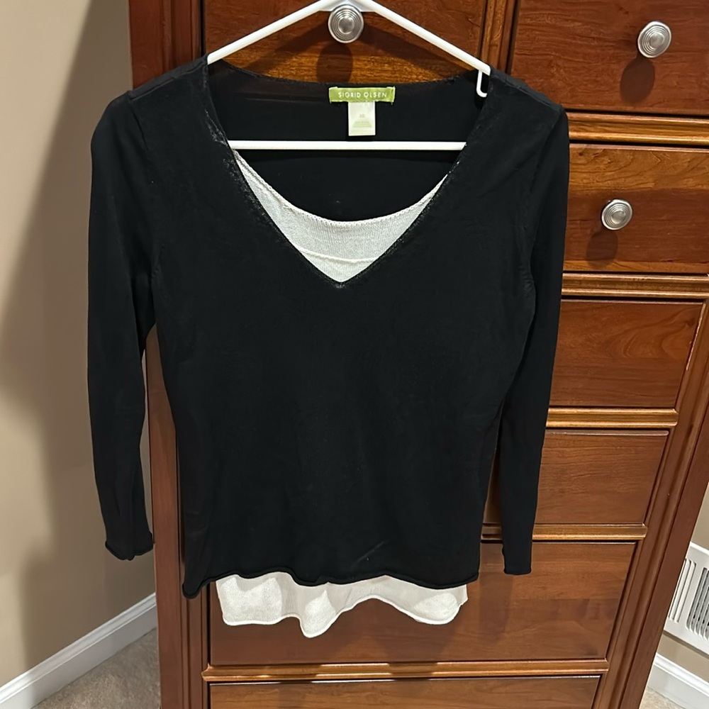 Sigrid Olsen v-neck long sleeve shirt, black w/ ivory layer underneath, size XS